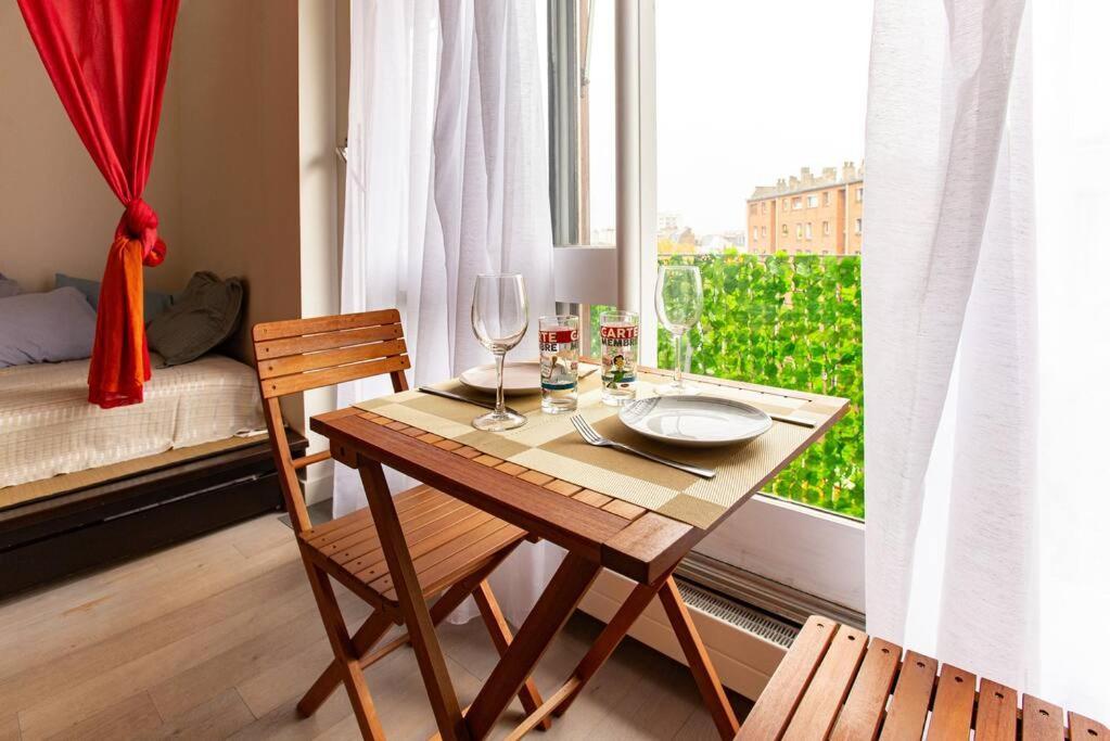 Studio With Balcony Paris Eksteriør billede